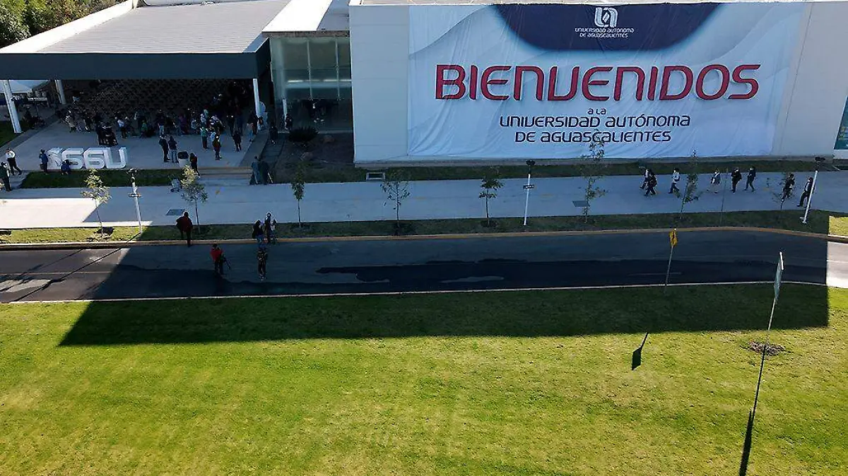 Toma aérea de las instalaciones de la UAA